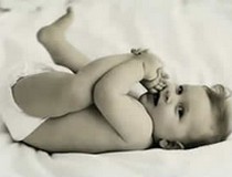 Trẻ tăng cân nhanh lúc mới sinh dễ phát phì về sau