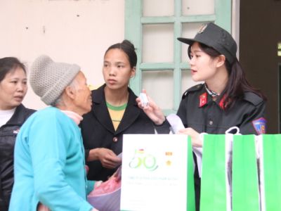 Dược Hà Tây tham gia chương trình Khám bệnh, cấp thuốc miễn phí cho nhân dân biên giới Cao Bằng